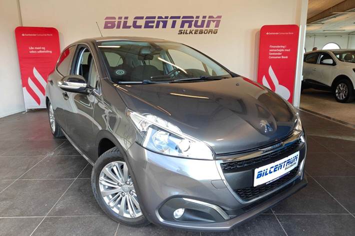 Sort Peugeot 208 fra 2018