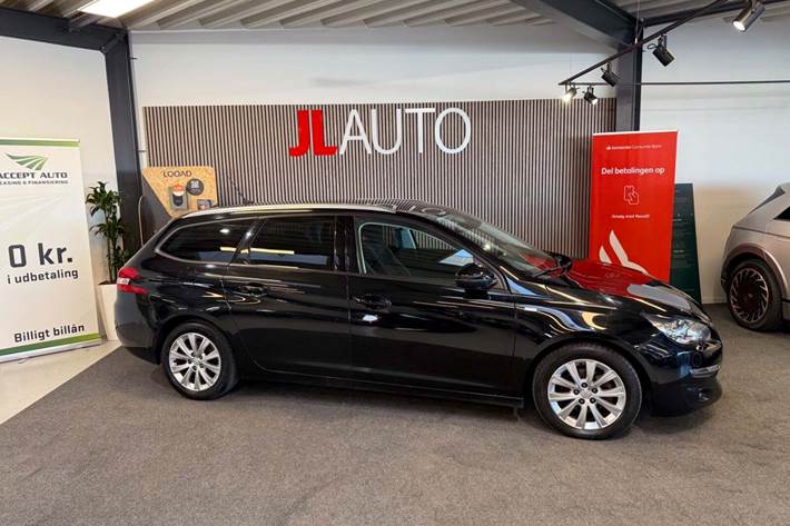 Sort Peugeot 308 fra 2016