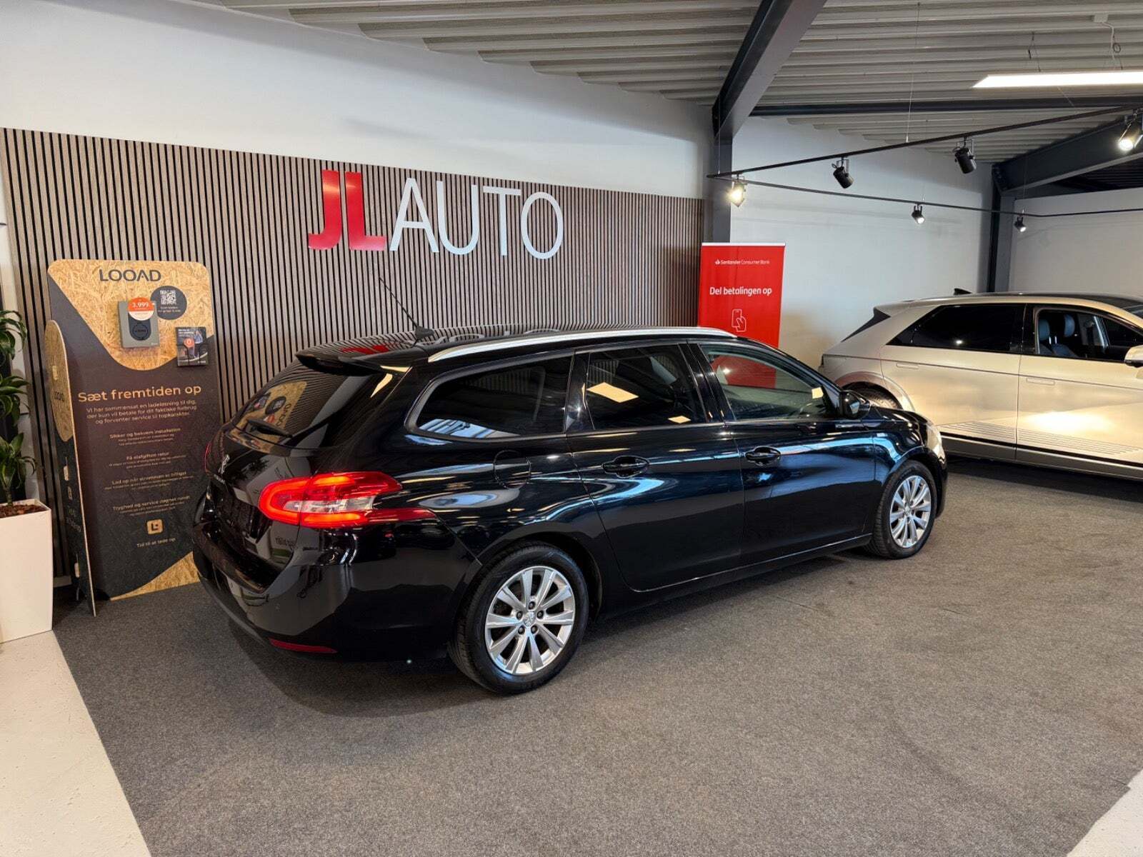 Sort Peugeot 308 fra 2016