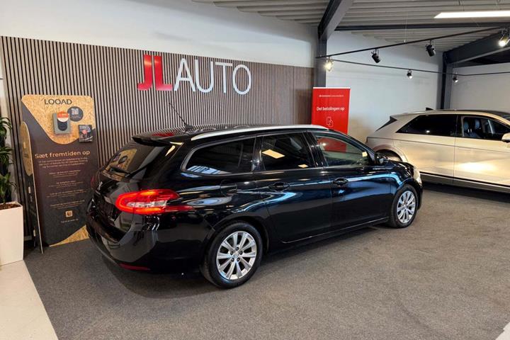 Sort Peugeot 308 fra 2016