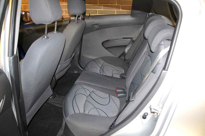 Sølv Chevrolet Spark fra 2012