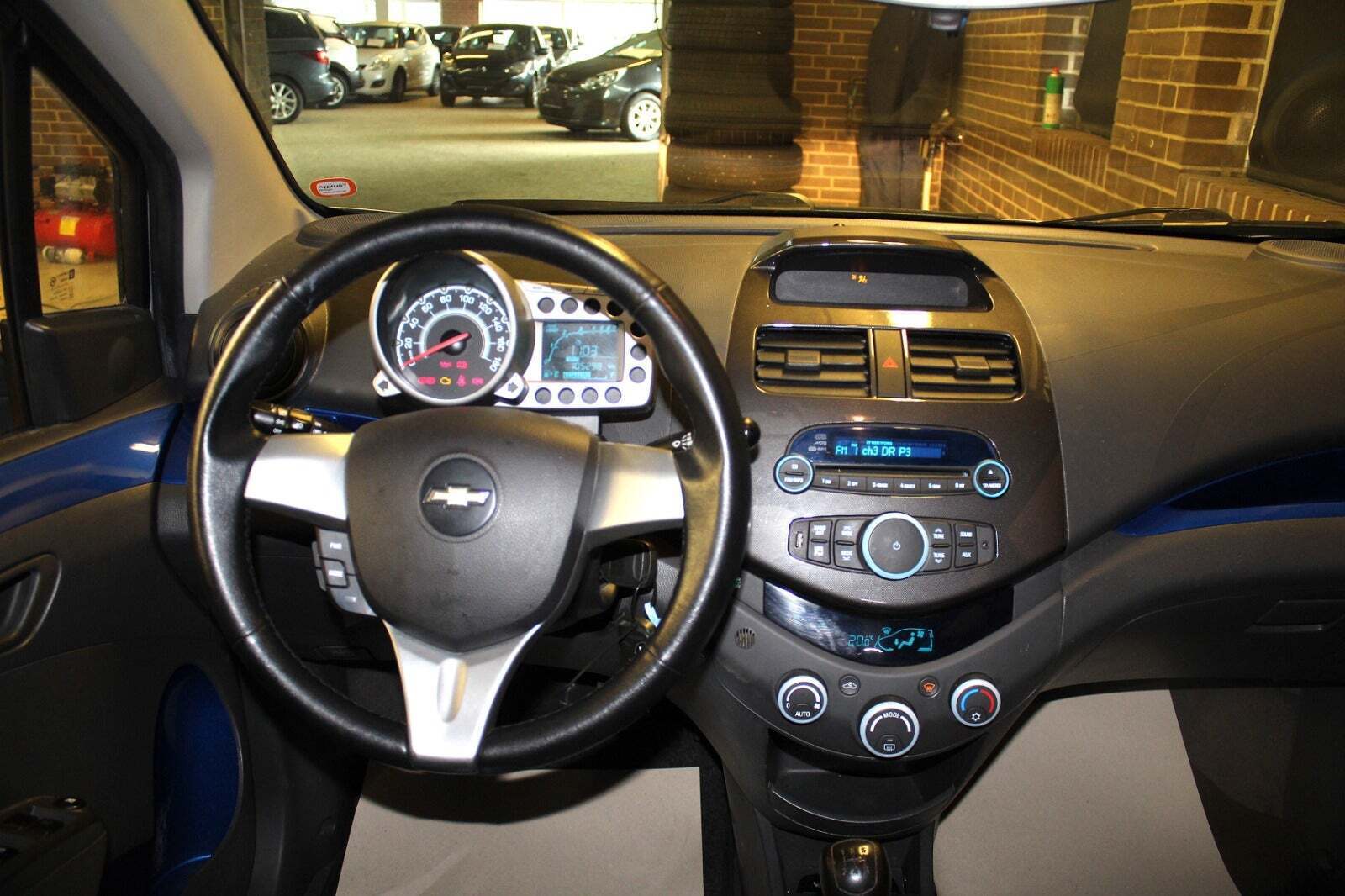 Sølv Chevrolet Spark fra 2012