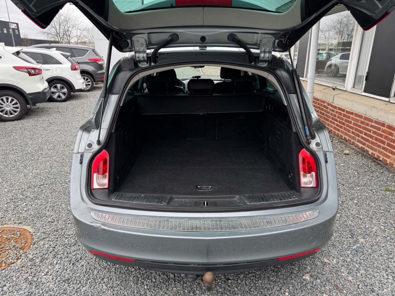 Turquoise Opel Insignia fra 2014