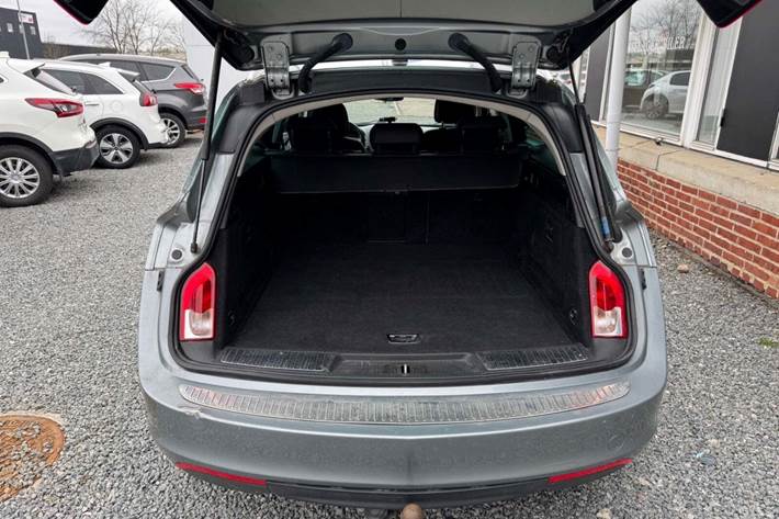 Turquoise Opel Insignia fra 2014