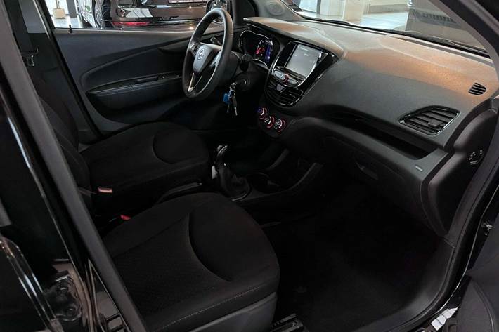 Sort Opel Karl fra 2018