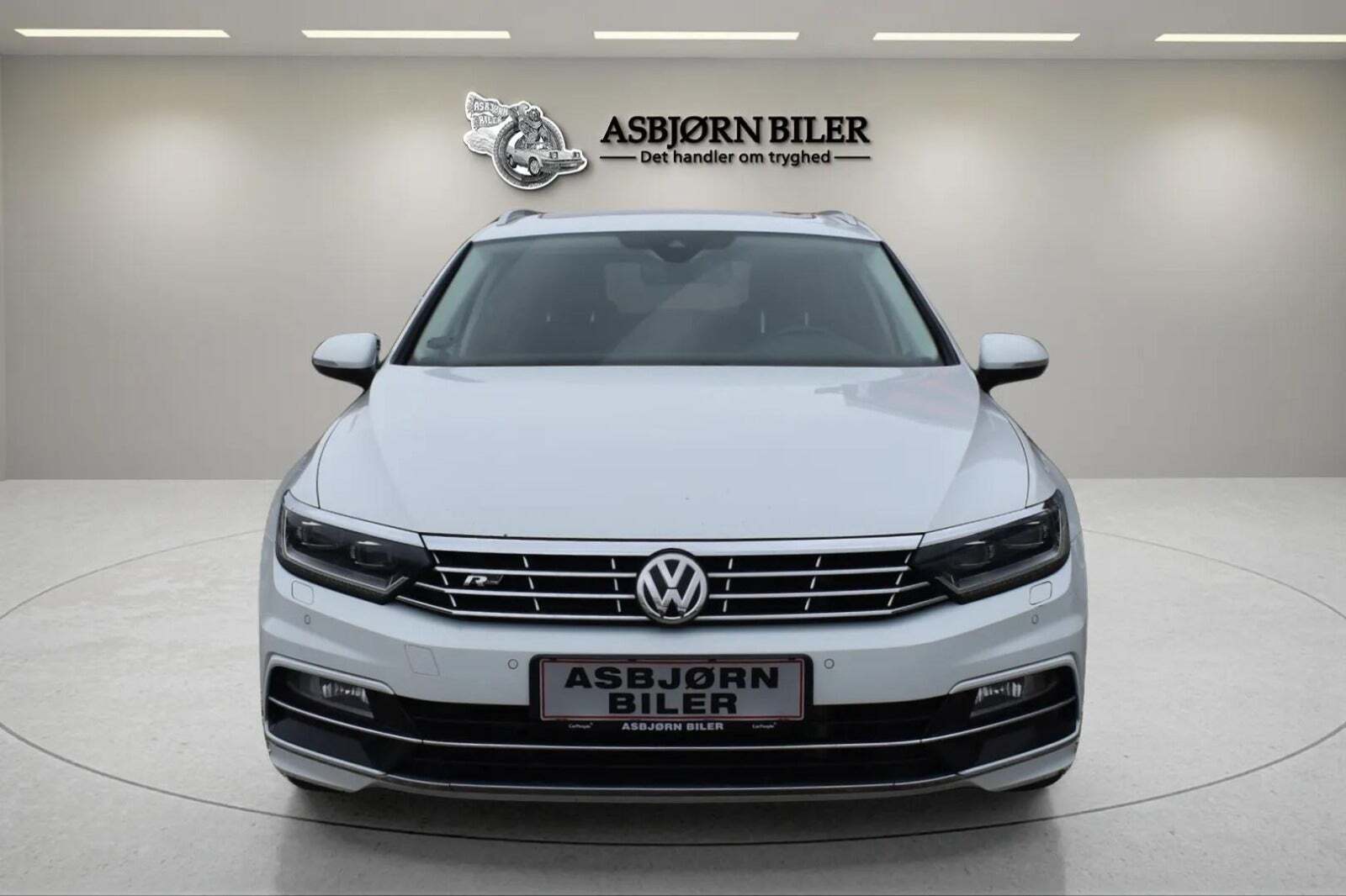 VW Passat 2,0 TDi 240 R-line Variant DSG 4Motion