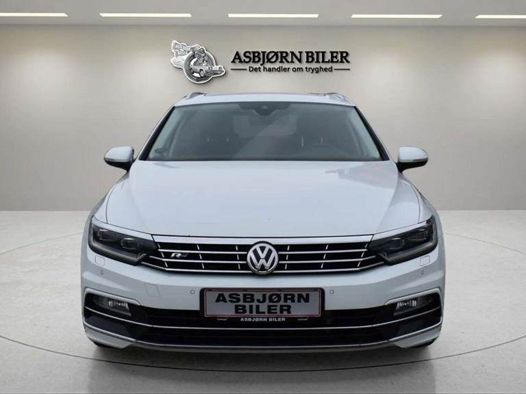 VW Passat 2,0 TDi 240 R-line Variant DSG 4Motion