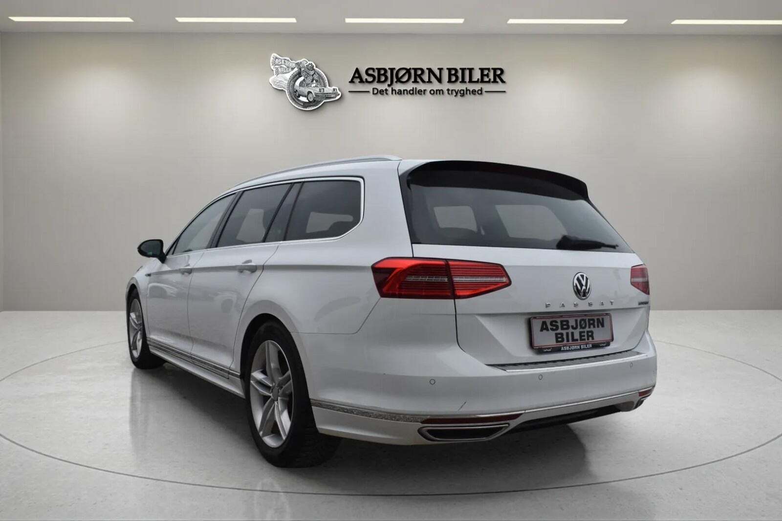 VW Passat 2,0 TDi 240 R-line Variant DSG 4Motion