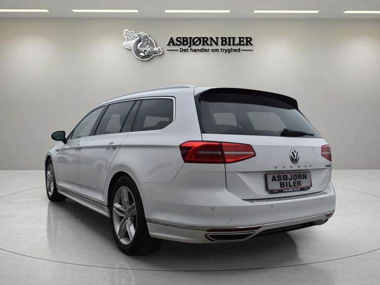 VW Passat 2,0 TDi 240 R-line Variant DSG 4Motion