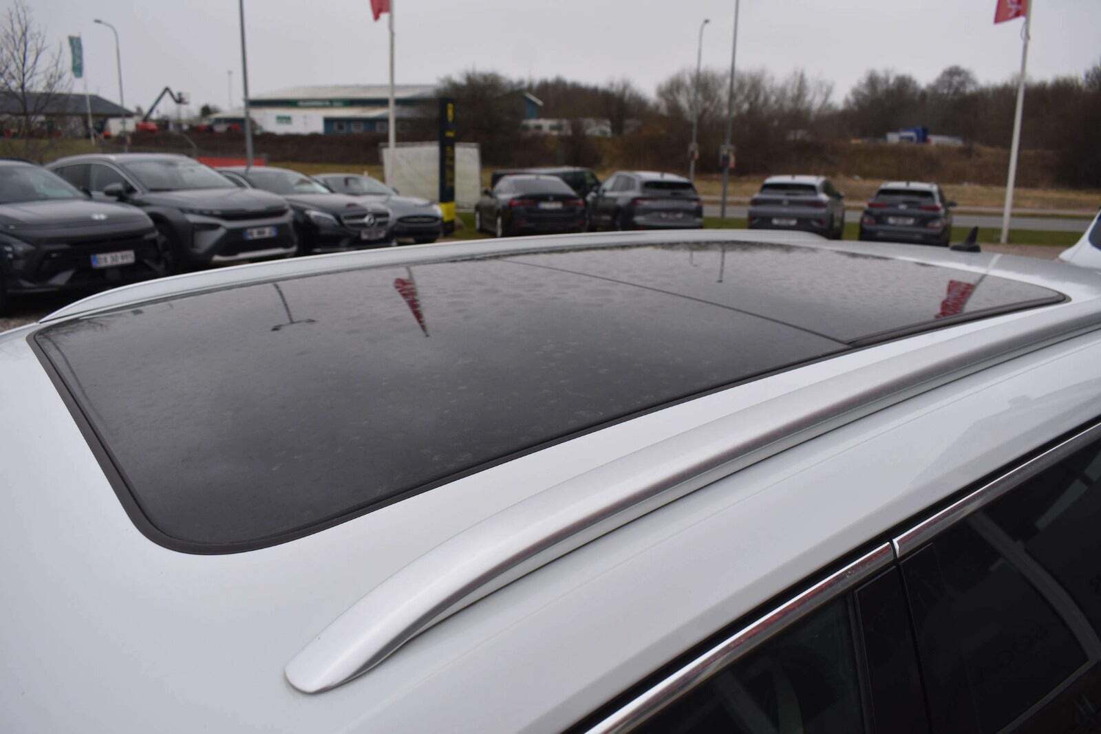 Hvid VW Passat fra 2017