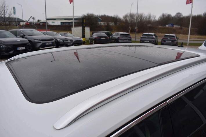 Hvid VW Passat fra 2017