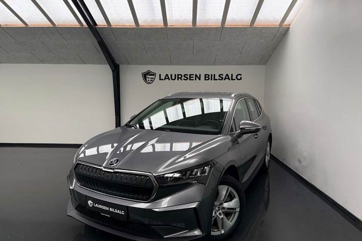 Grå Skoda Enyaq fra 2022
