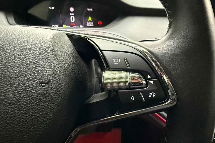 Grå Skoda Enyaq fra 2022