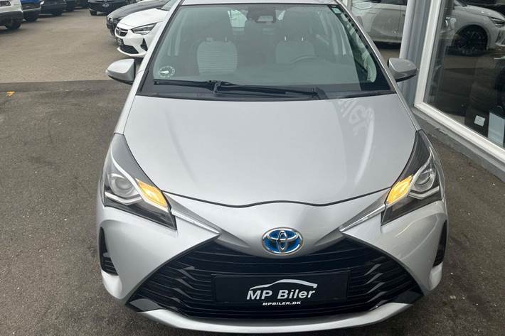 Hvid Toyota Yaris fra 2019