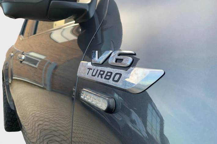 Grå Mercedes X350 d fra 2019