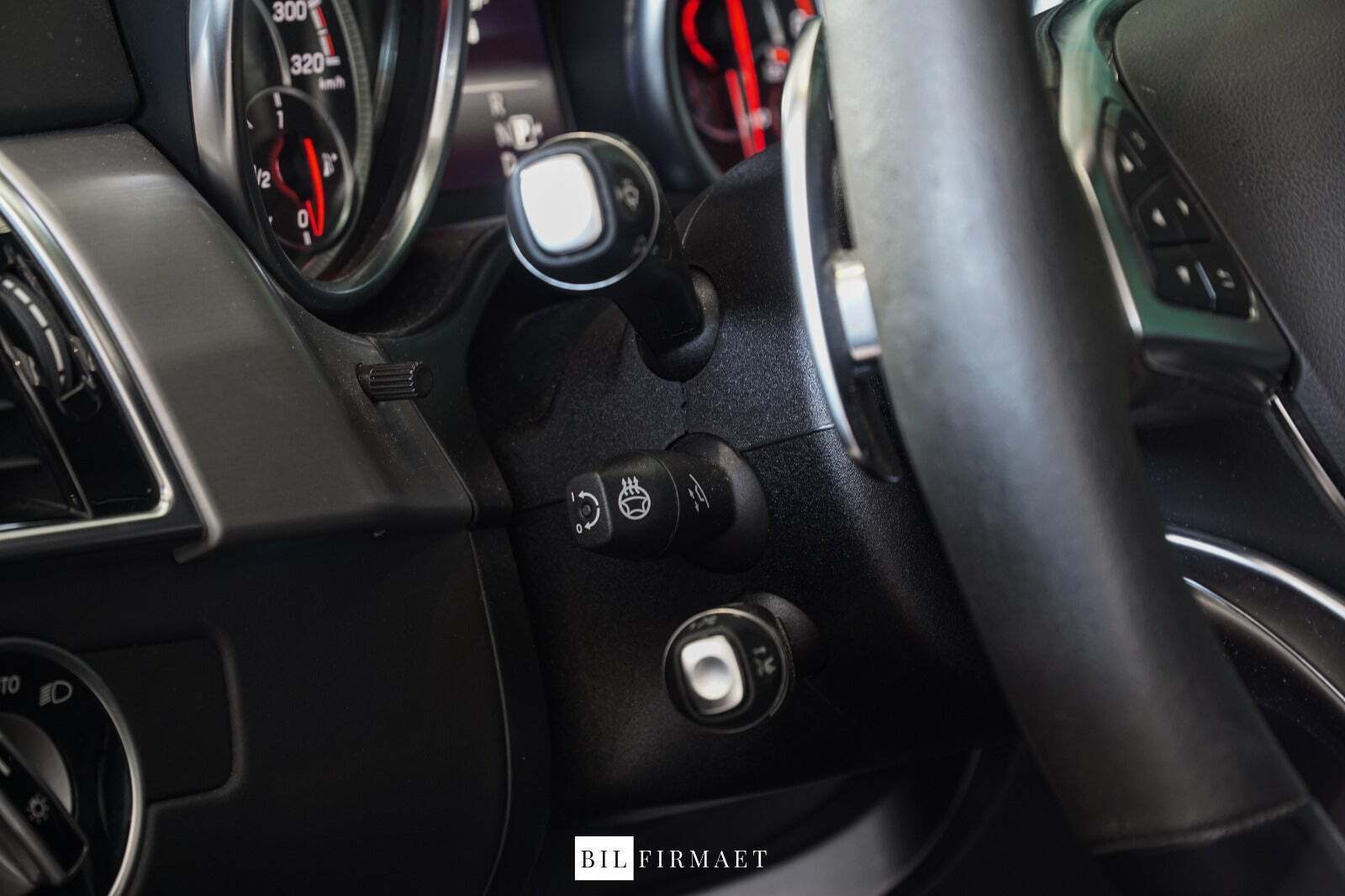 Grå Mercedes GLE63 fra 2017