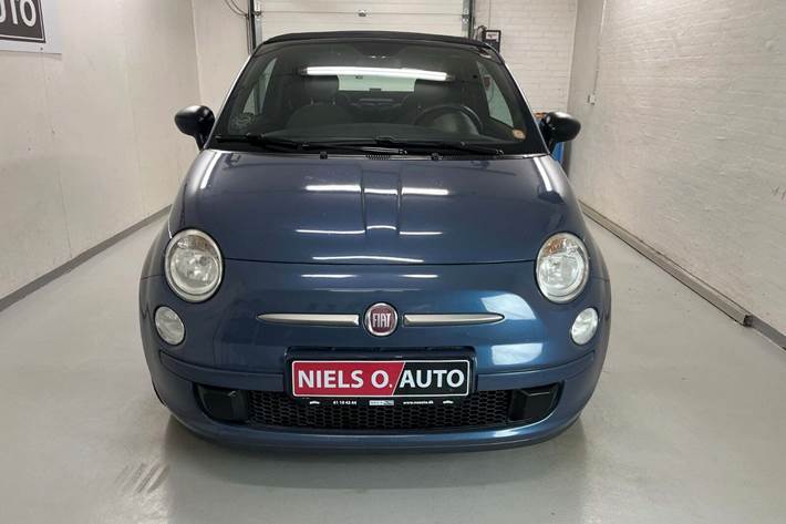 Blå Fiat 500C fra 2012