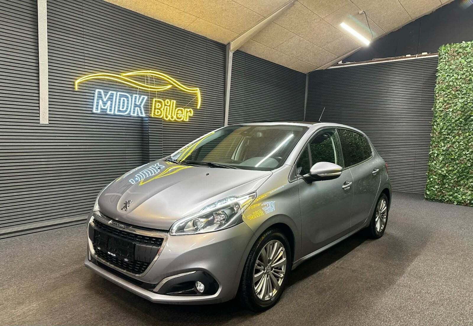 Peugeot 208 1,5 BlueHDi 100 Infinity Sky