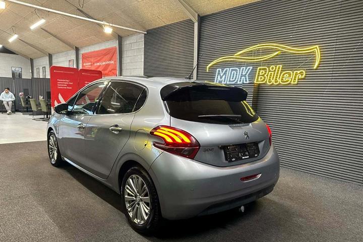 undefined Peugeot 208 fra 2020