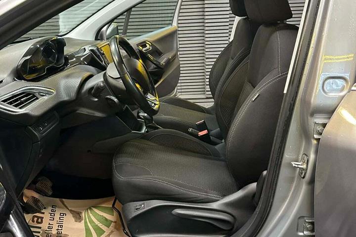 undefined Peugeot 208 fra 2020
