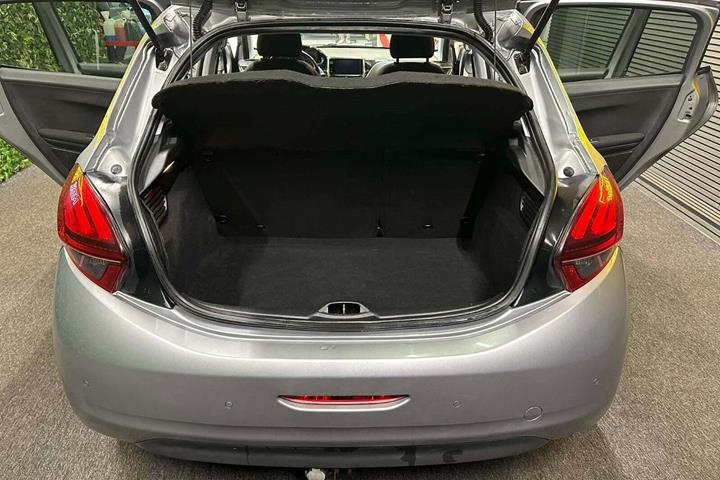 undefined Peugeot 208 fra 2020