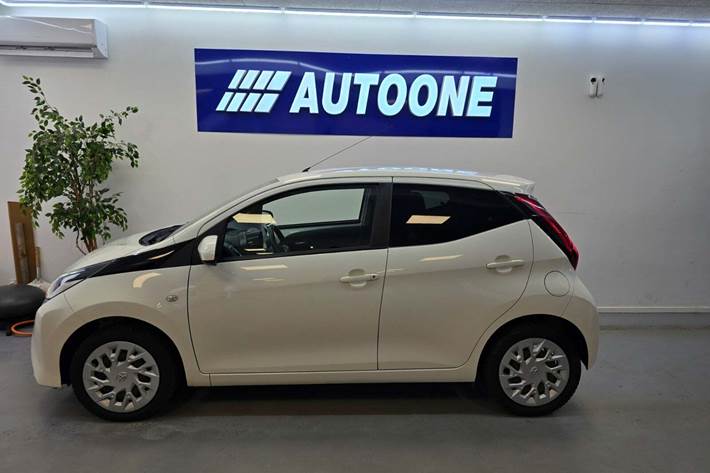 Hvid Toyota Aygo fra 2019