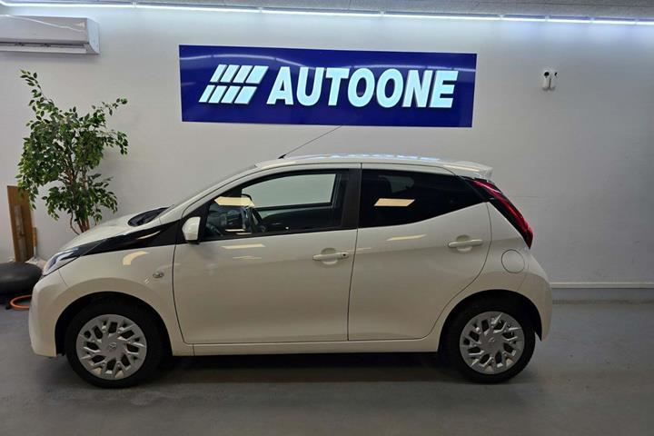 Hvid Toyota Aygo fra 2019