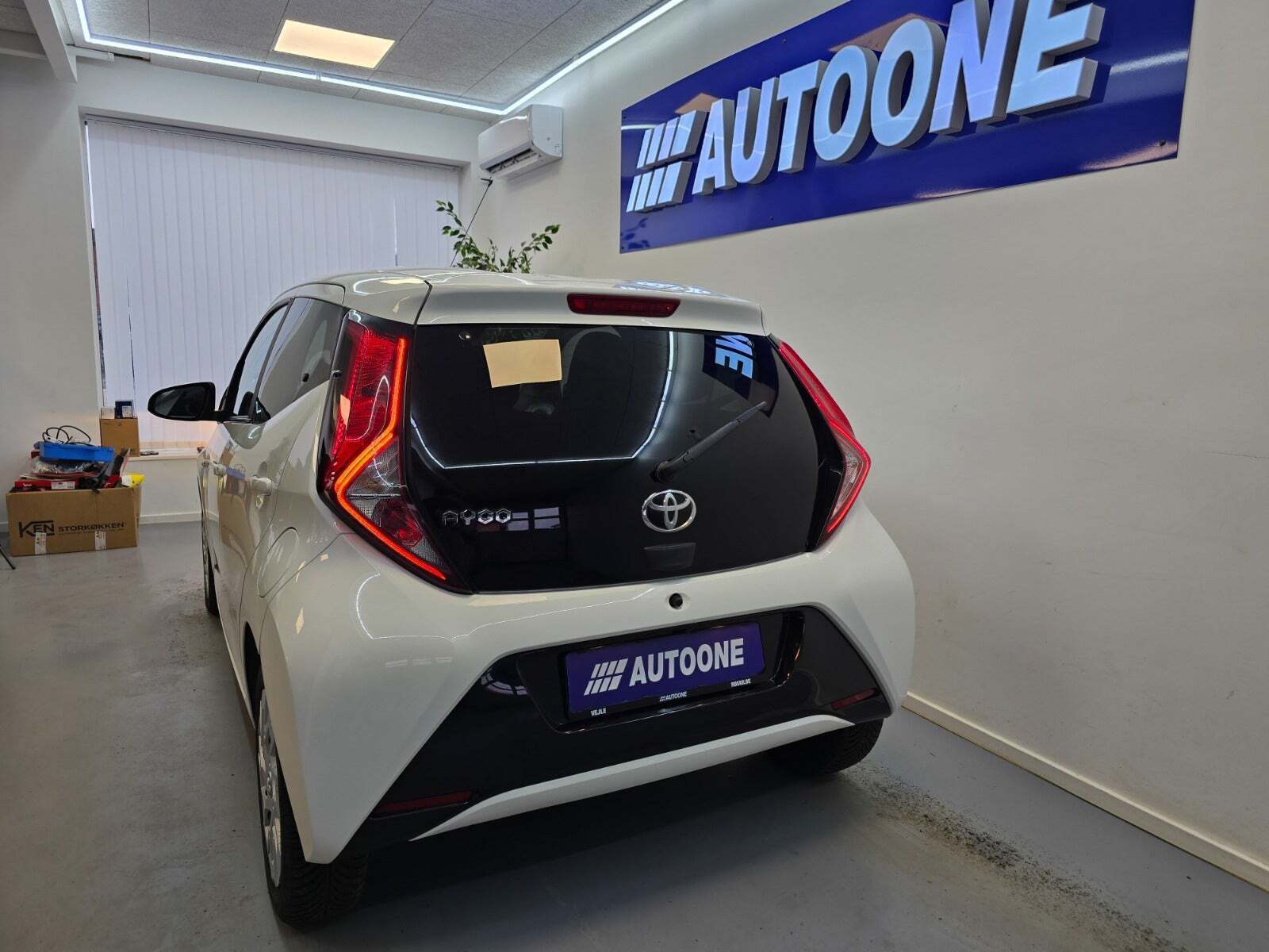 Hvid Toyota Aygo fra 2019