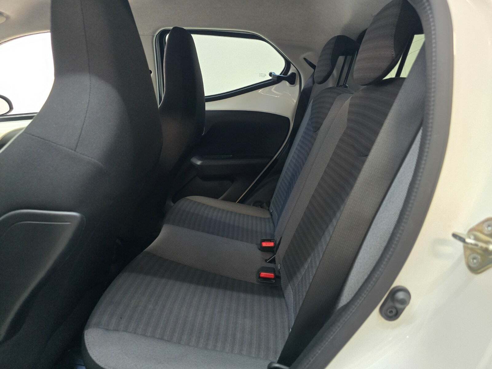 Hvid Toyota Aygo fra 2019