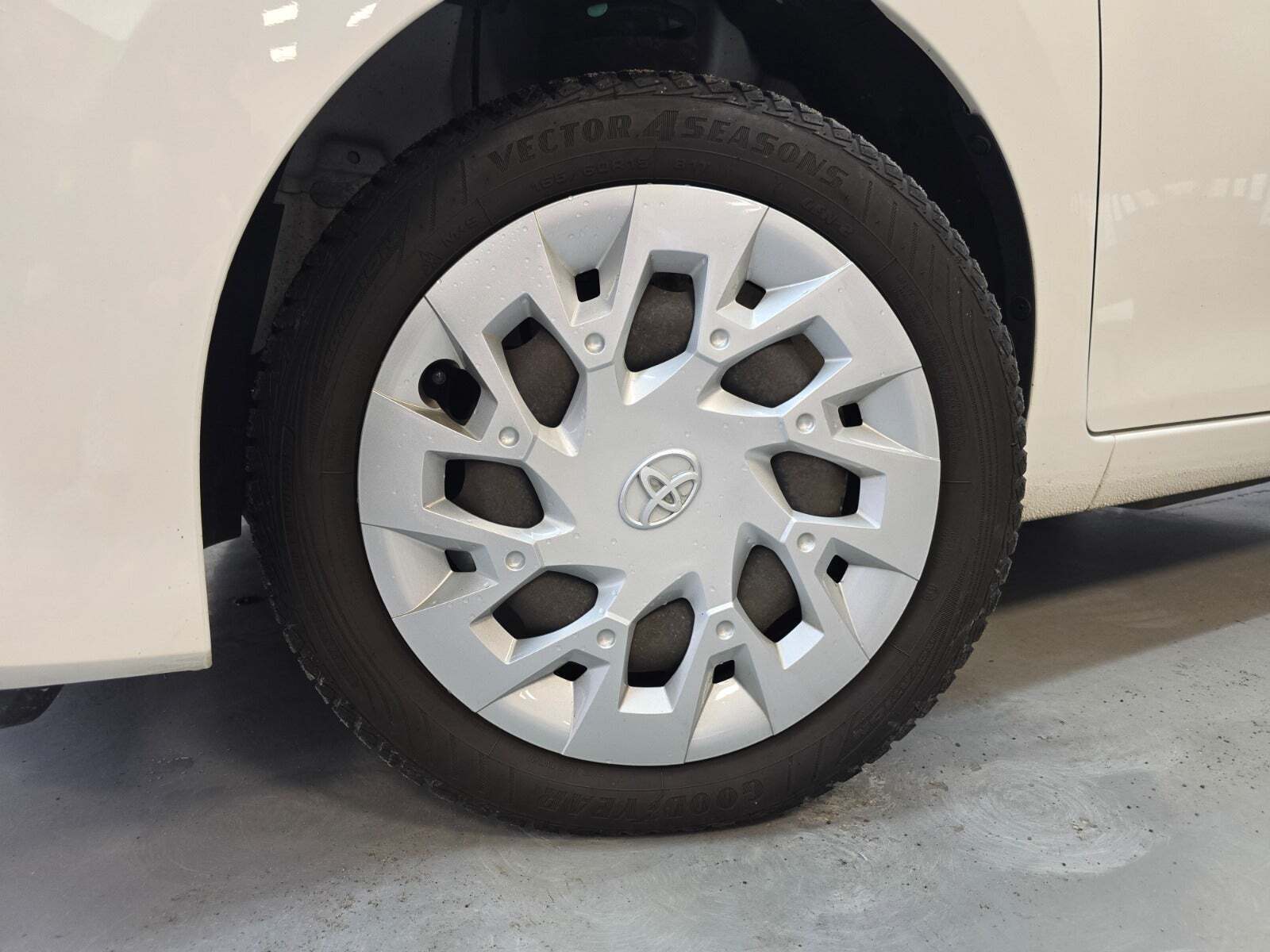 Hvid Toyota Aygo fra 2019