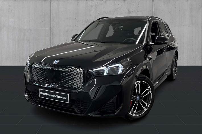 Sort BMW iX1 fra 2025