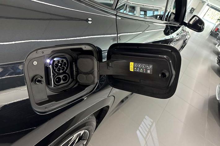 Sort BMW iX1 fra 2025