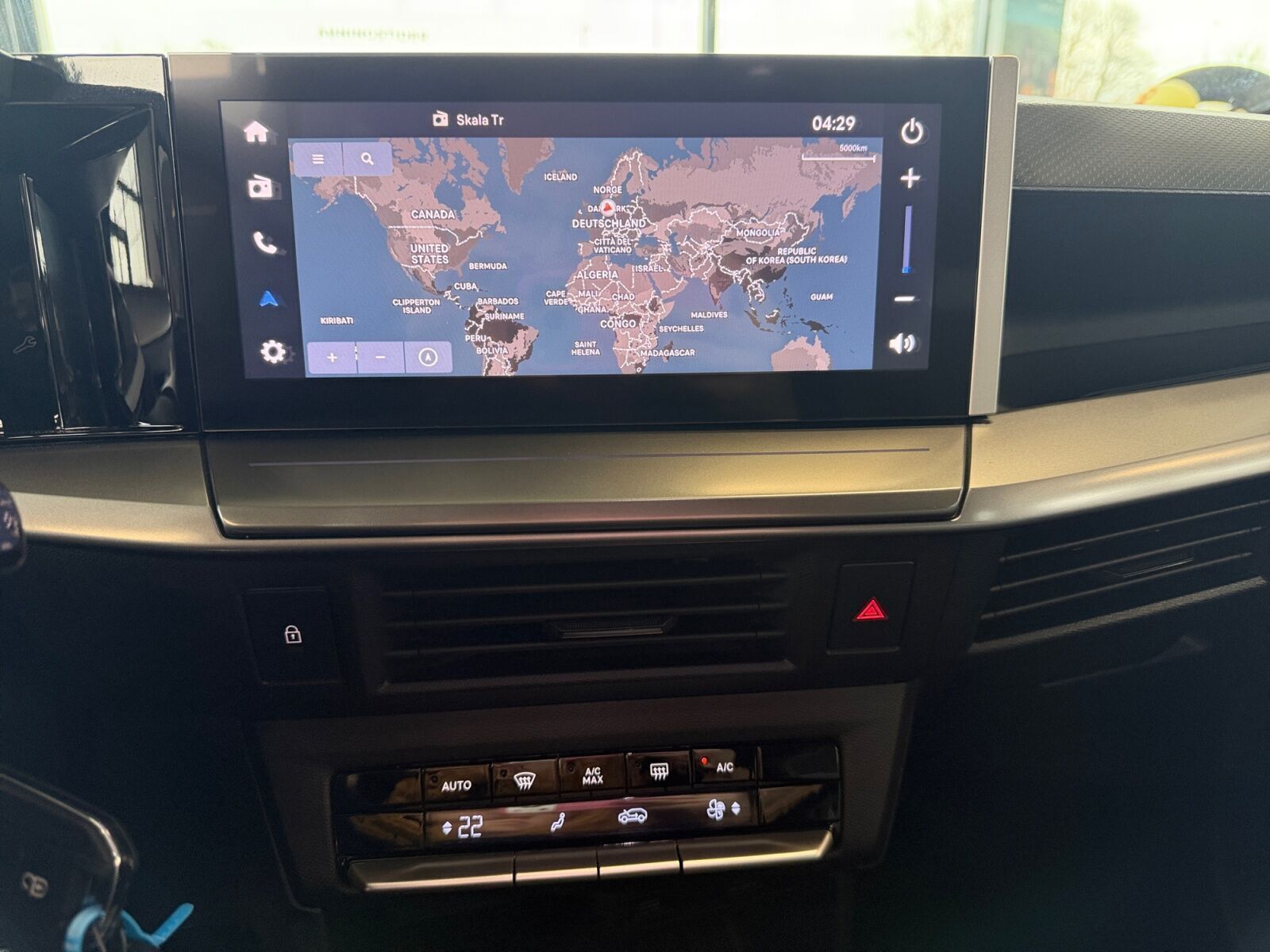 Blå Opel Frontera fra 2025