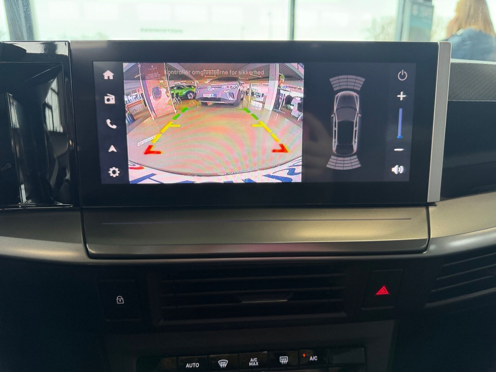 Blå Opel Frontera fra 2025