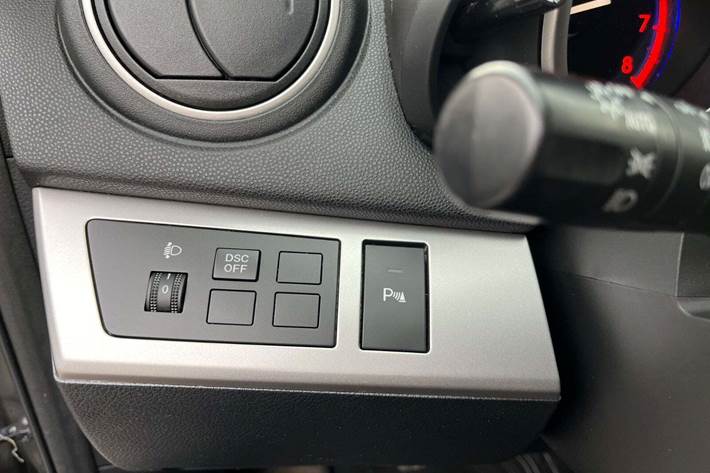 Grå Mazda 3 fra 2011