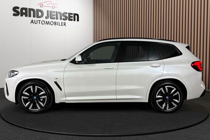 Hvid BMW iX3 fra 2024