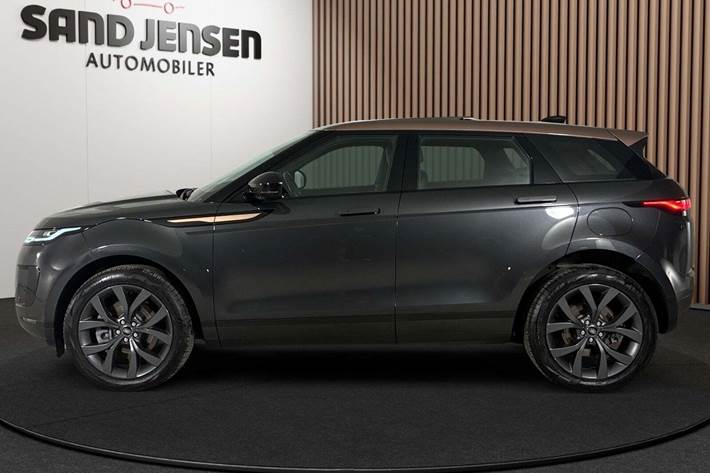 Grå Land Rover Range Rover evoque fra 2023