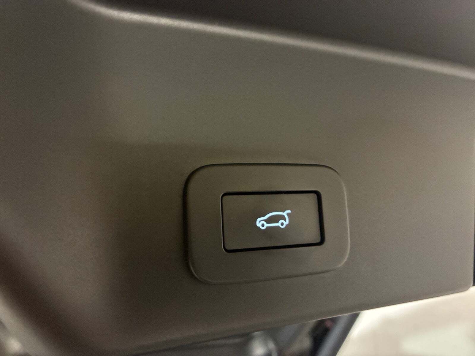 Grå Land Rover Range Rover evoque fra 2023