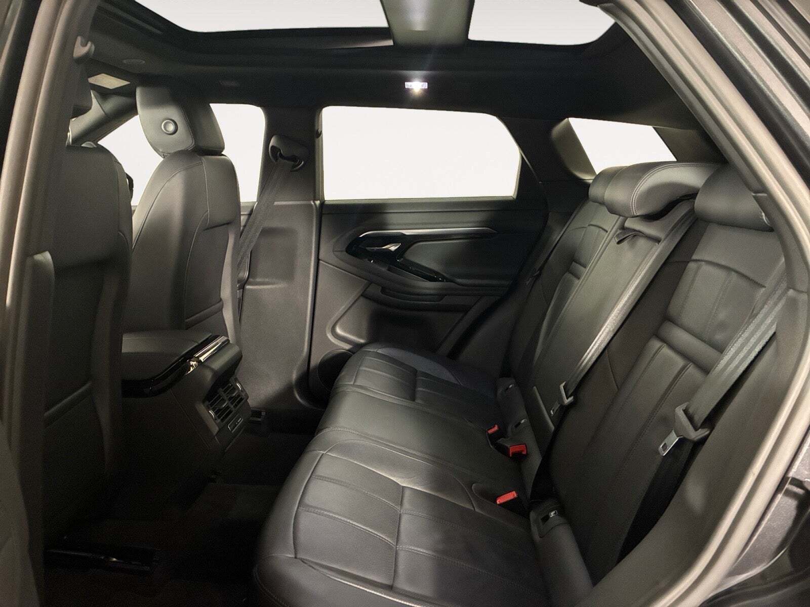 Grå Land Rover Range Rover evoque fra 2023