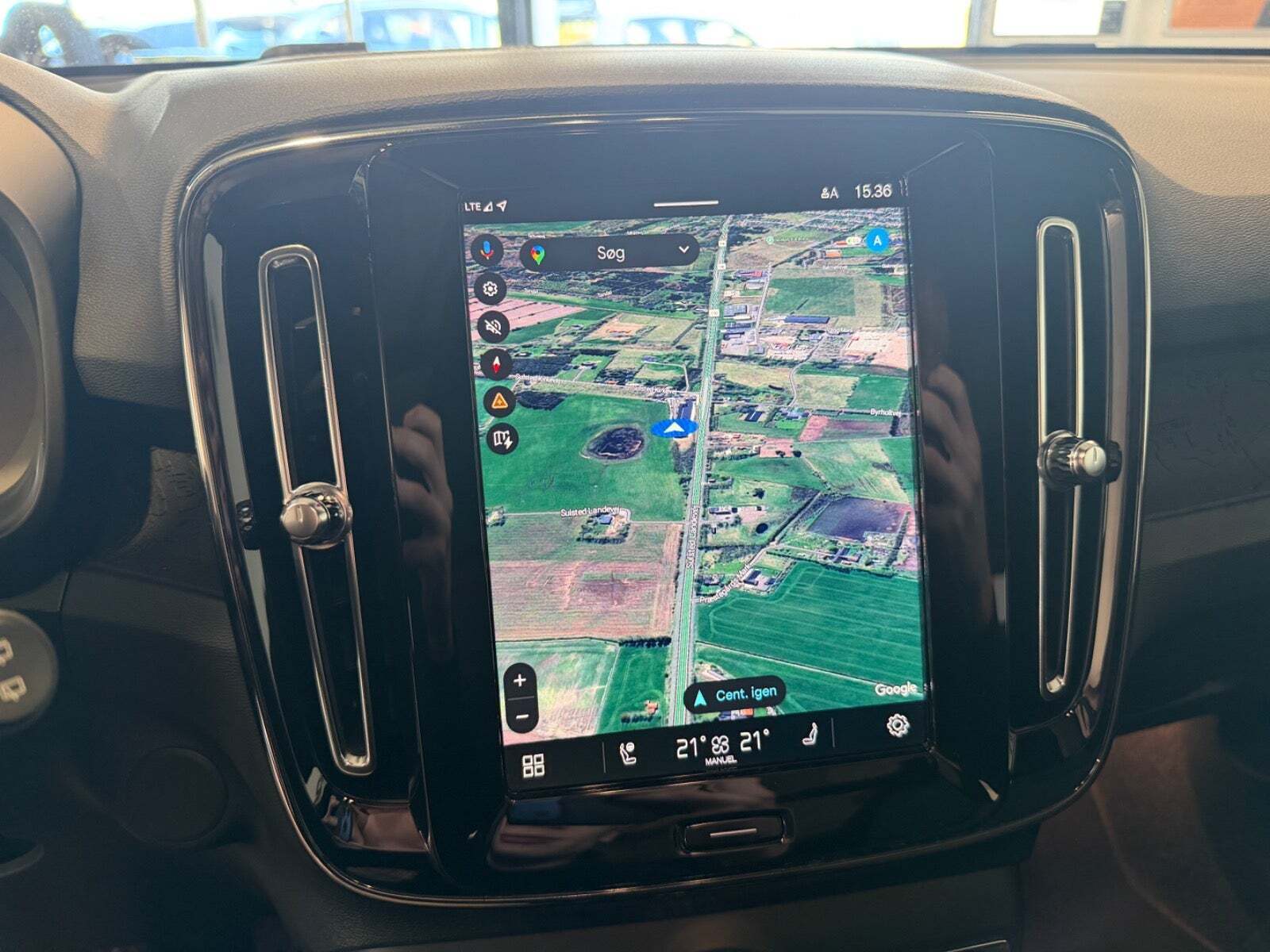 Sort Volvo XC40 fra 2024