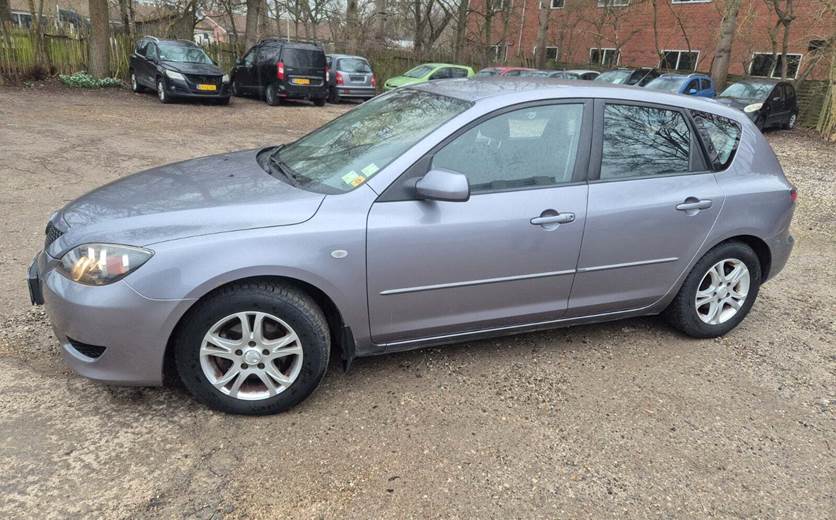 Mazda 3 1,6 Touring