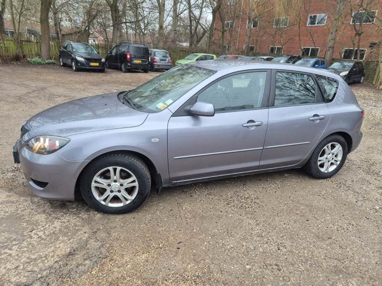 Mazda 3 1,6 Touring