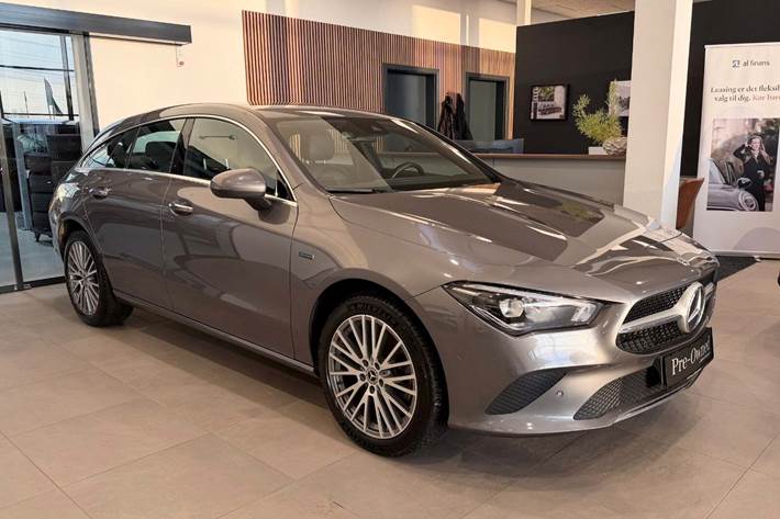 Grå Mercedes CLA250 e fra 2021