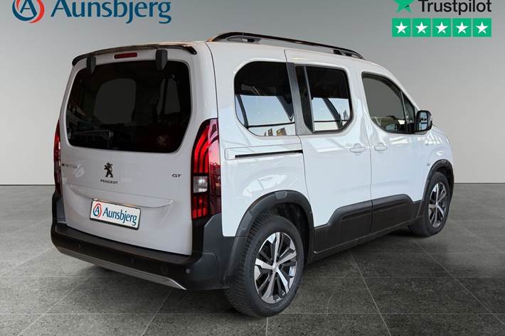 Hvid Peugeot e-Rifter fra 2022