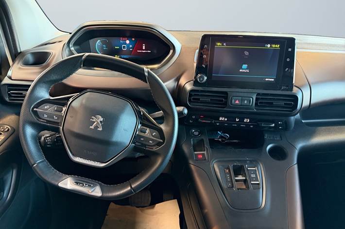 Hvid Peugeot e-Rifter fra 2022