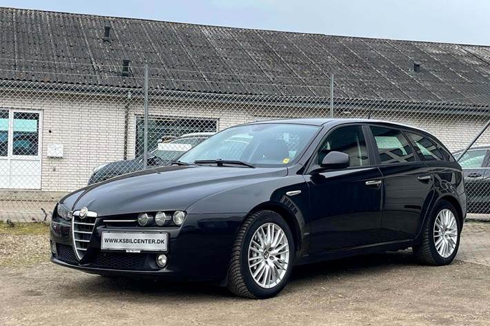 Sort Alfa Romeo 159 fra 2009 set udefra