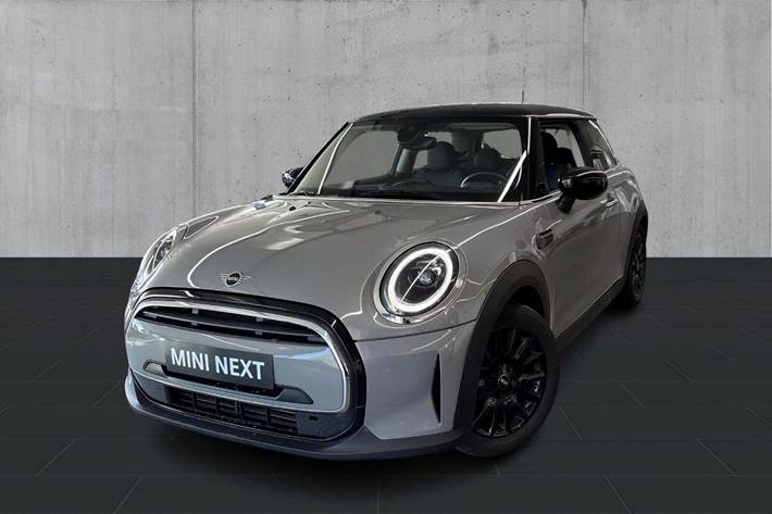 Grå Mini Cooper fra 2022 set udefra