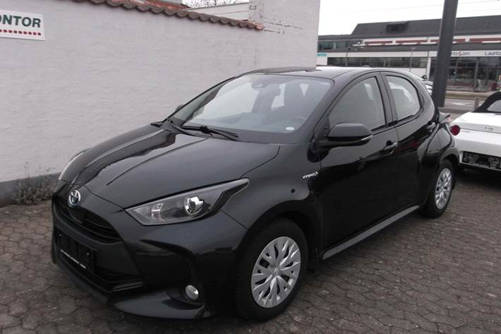 Sort Toyota Yaris fra 2021