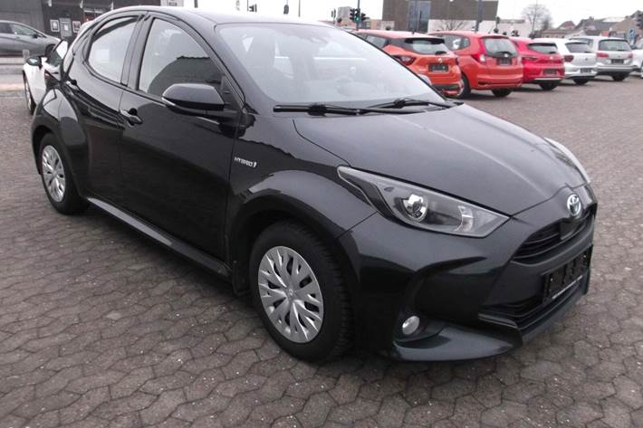 Sort Toyota Yaris fra 2021