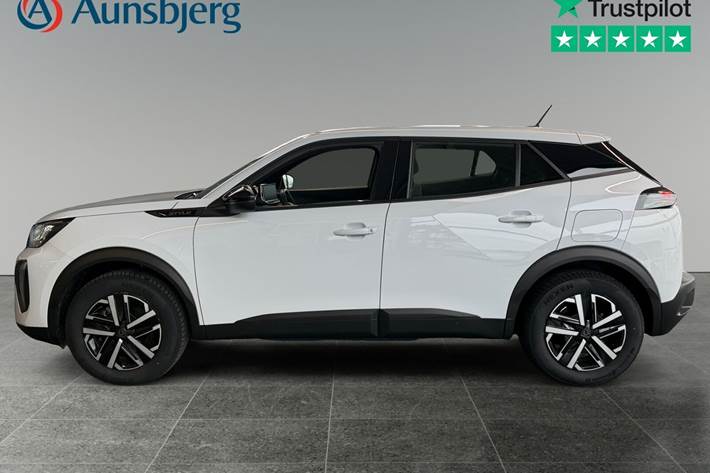 Grå Peugeot e-2008 fra 2025